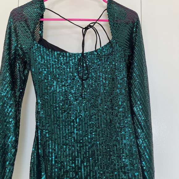 Emerald green formal dress - Picture 3 of 6